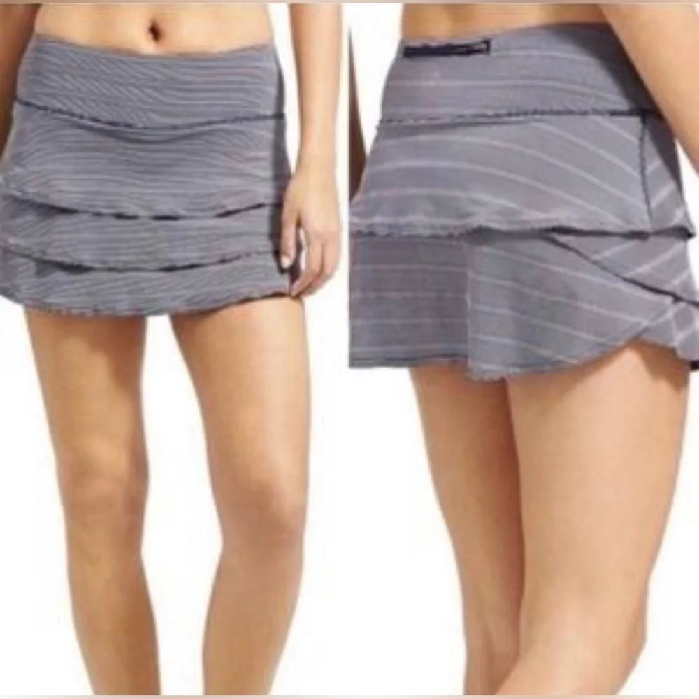 Athleta Women’s Swagger Ruffle Skort Skirt Tennis/Pickelball Navy/White Size MT